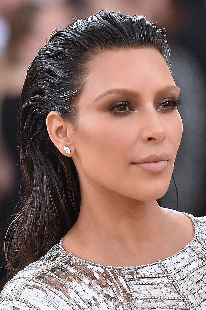 Kim Kardashian’s Makeup Artist S Genius Eyeshadow Hack Beauty Crew