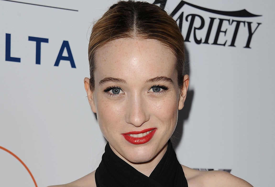 Sophie Lowe Shares Her Secret To Amazing Skin | BEAUTY/crew