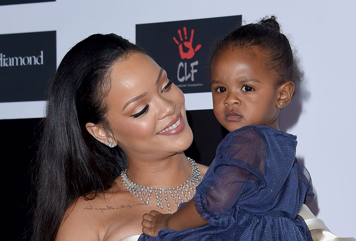 Rihanna’s Niece Shows Off Her Makeup Skills | BEAUTY/crew