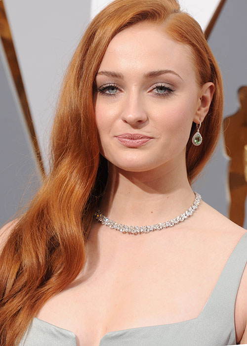 Exact Lip ID – Sophie Turner's SAG Red – Filter Famous