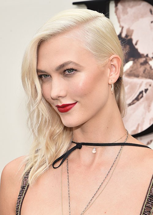 How To Copy Karlie Kloss’s Red Lipstick Makeup | BEAUTY/crew