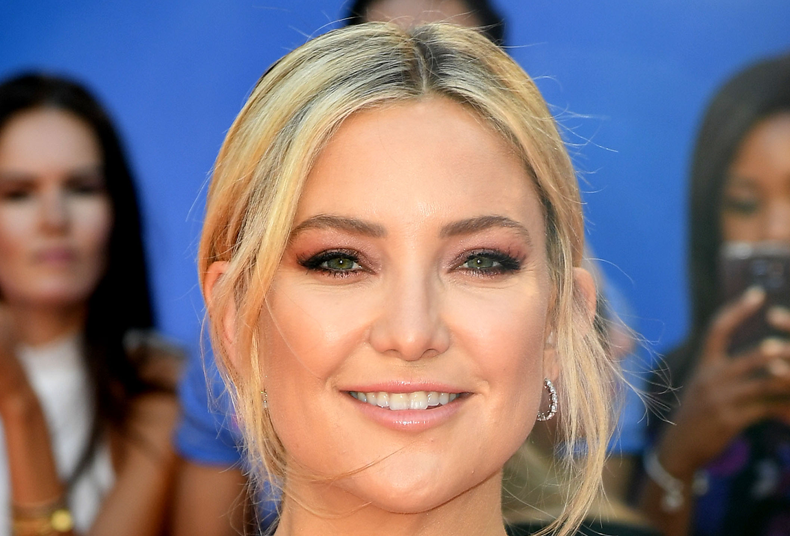 Kate Hudson Shares The Genius Way Rosé Can Give You Abs | BEAUTY/crew