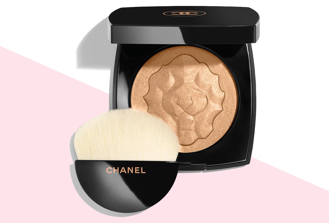 Chanel le lion. Косметика Шанель лимитированная коллекция. Пудра Шанель с мерцающим эффектом. Chanel le Lion de Chanel миниатюра.