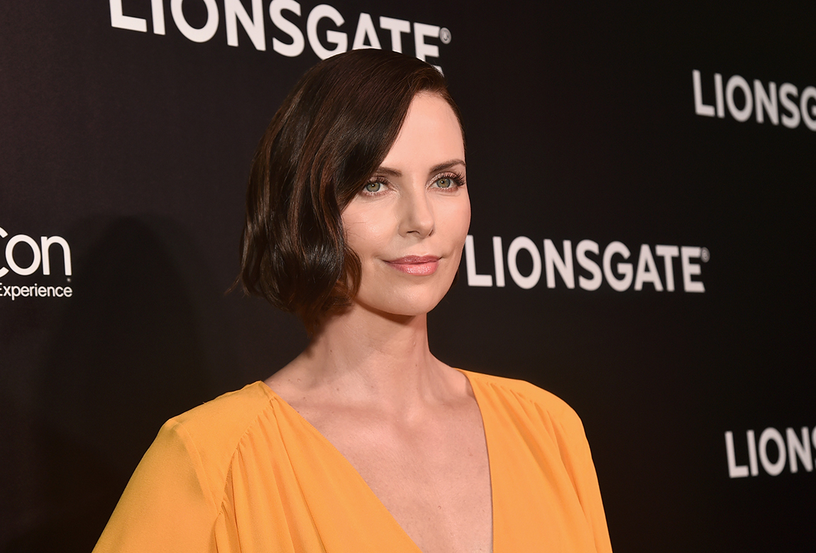 Charlize Theron Debuted Another Dramatic New Hairstyle BEAUTY Crew   Charlize Theron Debuted Another Dramatic New Hairstyle L 