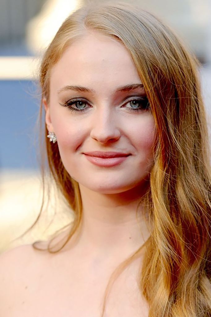 Sophie Turner's Best Beauty Looks Throughout The Years | BEAUTY/crew