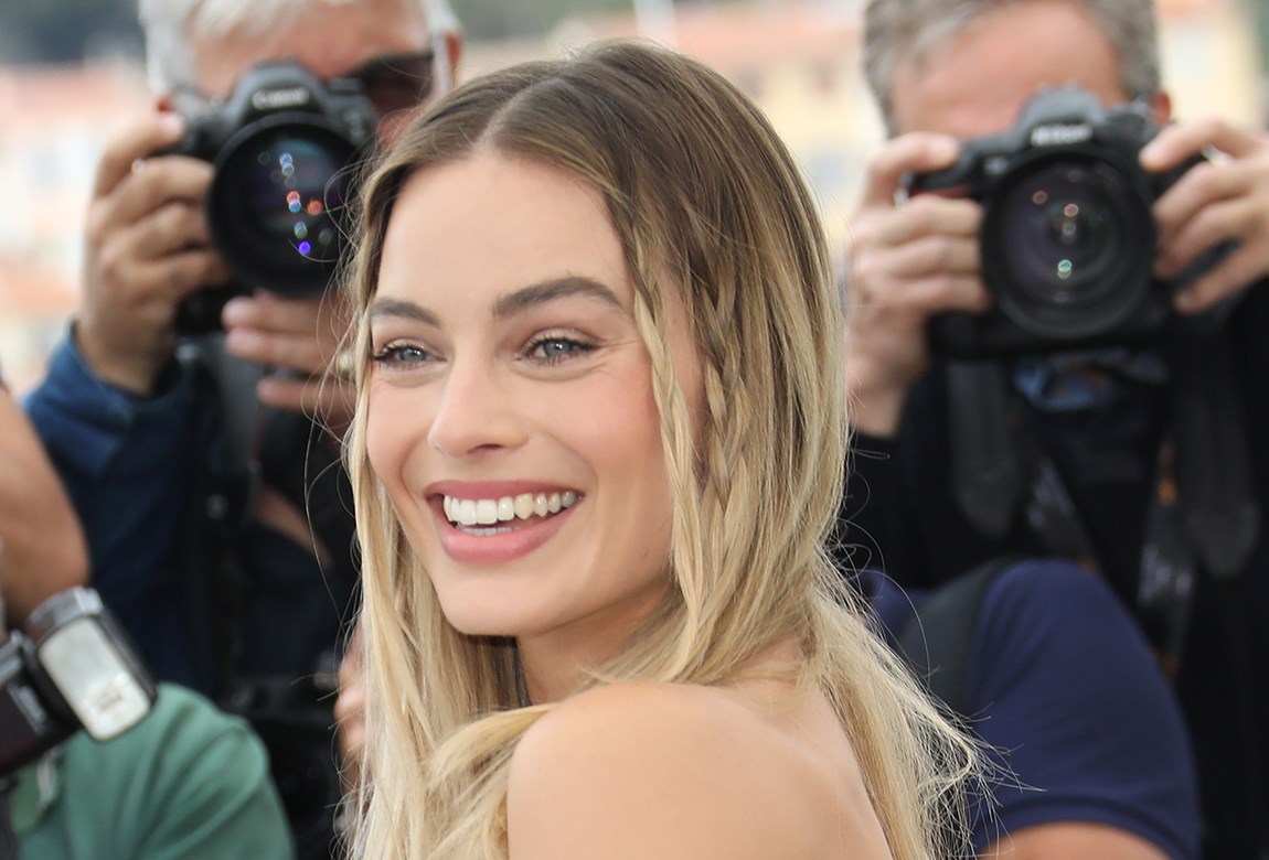 Margot Robbie Nailed All These Beauty Looks From The ‘60s Beautycrew