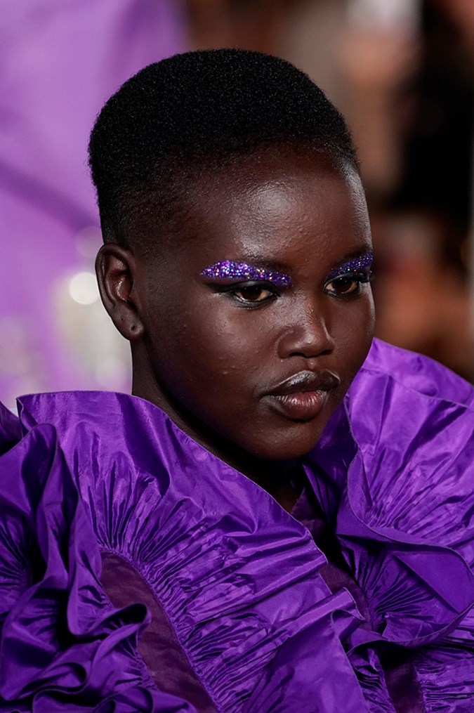 Paris Fashion Week Just Made Glitter Eyebrows A Thing | BEAUTY/crew