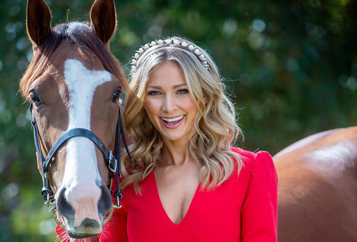 Anna Heinrich s Best Hairstyles For Spring Racing Season BEAUTY crew