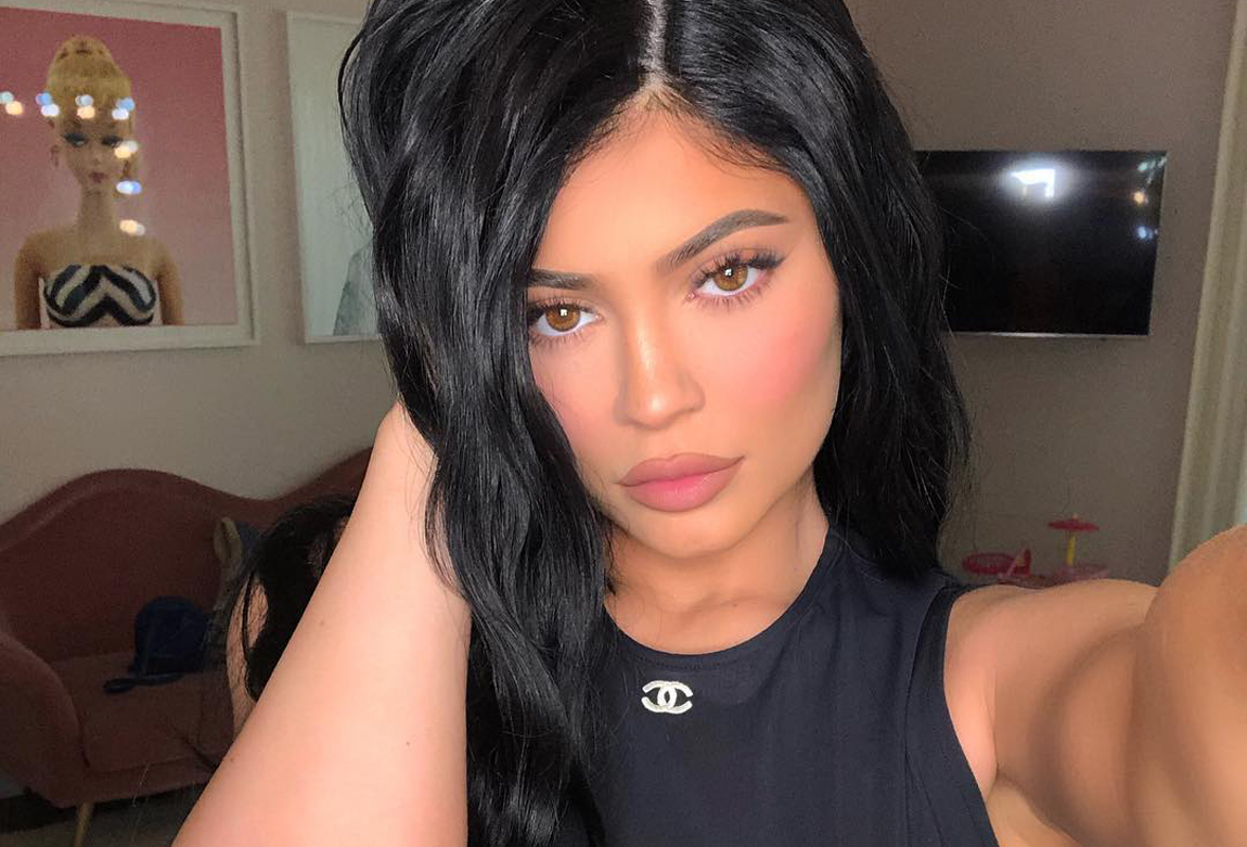 Black hair 2025 kylie jenner