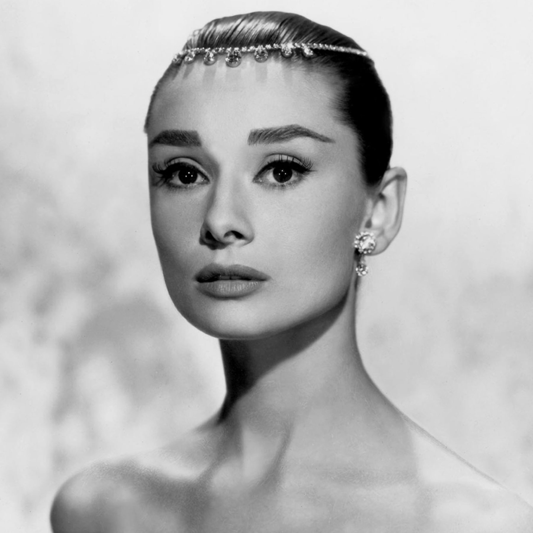 Audrey Hepburn Haircut Management And Leadership   Audrey Hepburn Iconic Hairstyles Funny Face 