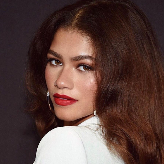 zendaya red lipstick