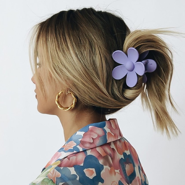 The 7 Best Claw Clips To Buy In Australia BEAUTY Crew   Verge Girl Summer In Copenhagen Flower Hair Clip In Lilac 