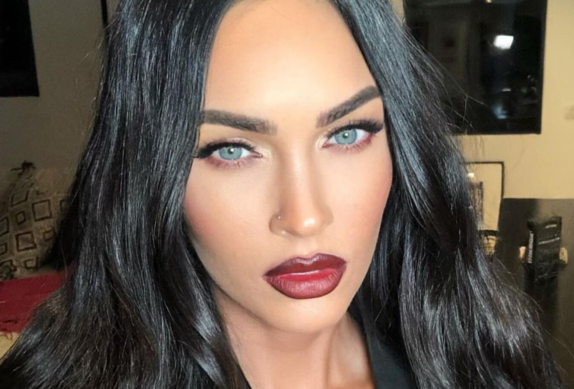 Share more than 81 megan fox makeup bag latest - in.duhocakina