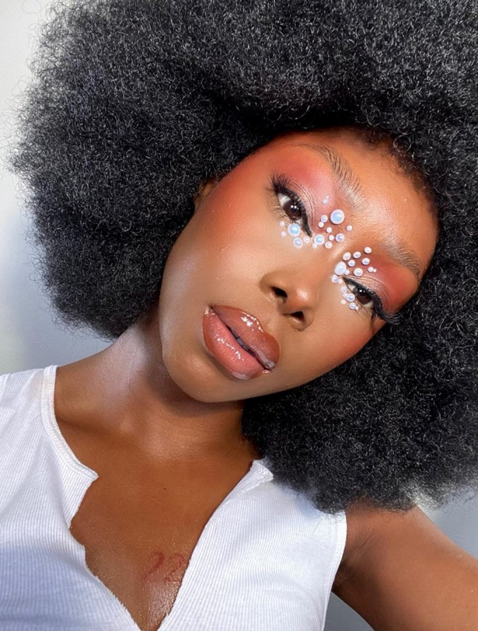 Afslut klart enhed The Pearl Beauty Trend Is Taking Over 2022 | BEAUTY/crew