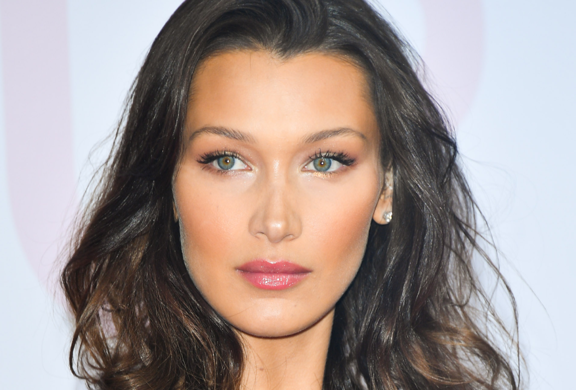 Zig Zag Headbands Bella Hadid Just Brought Back This High School Hair   Bclandscape 2 1 