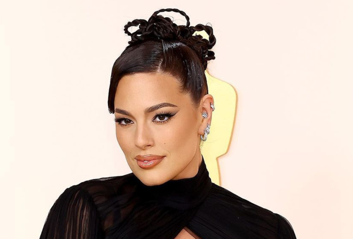 Ashley Graham Shares Nude Selfie From The Oscars | BEAUTY/crew