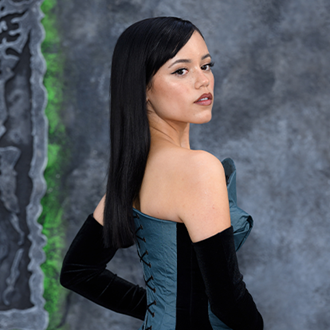 /media/62382/jenna-ortega-fenty-hair-s.png